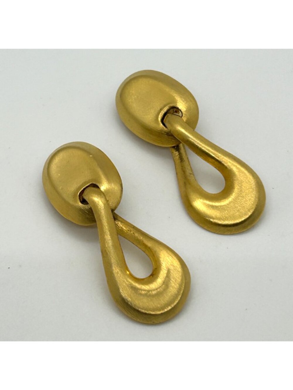 Vintage Teardrop Dangle Clip-On Earrings Gold Tone Brushed Modernist Statement - Picture 2 of 9